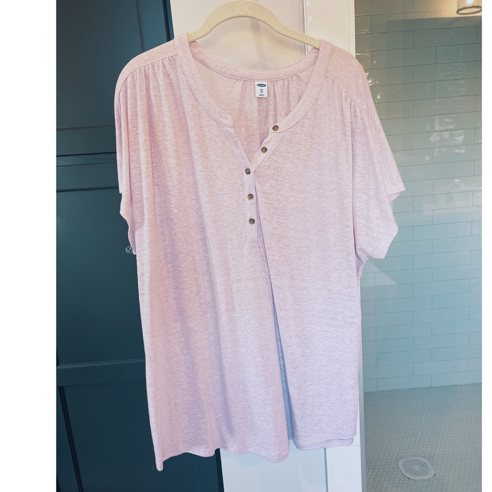 Old Navy lavender tshirt